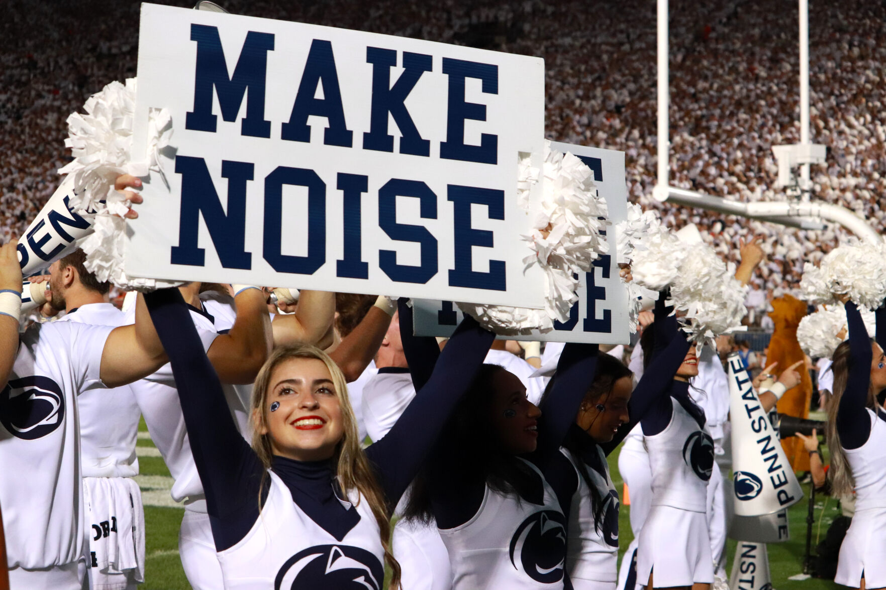 Penn State football vs. Auburn White Out, cheer signs